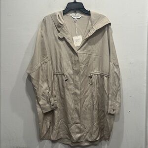Davi & Dani Light weight beige Coat transitional cinch waist pocket small NWT